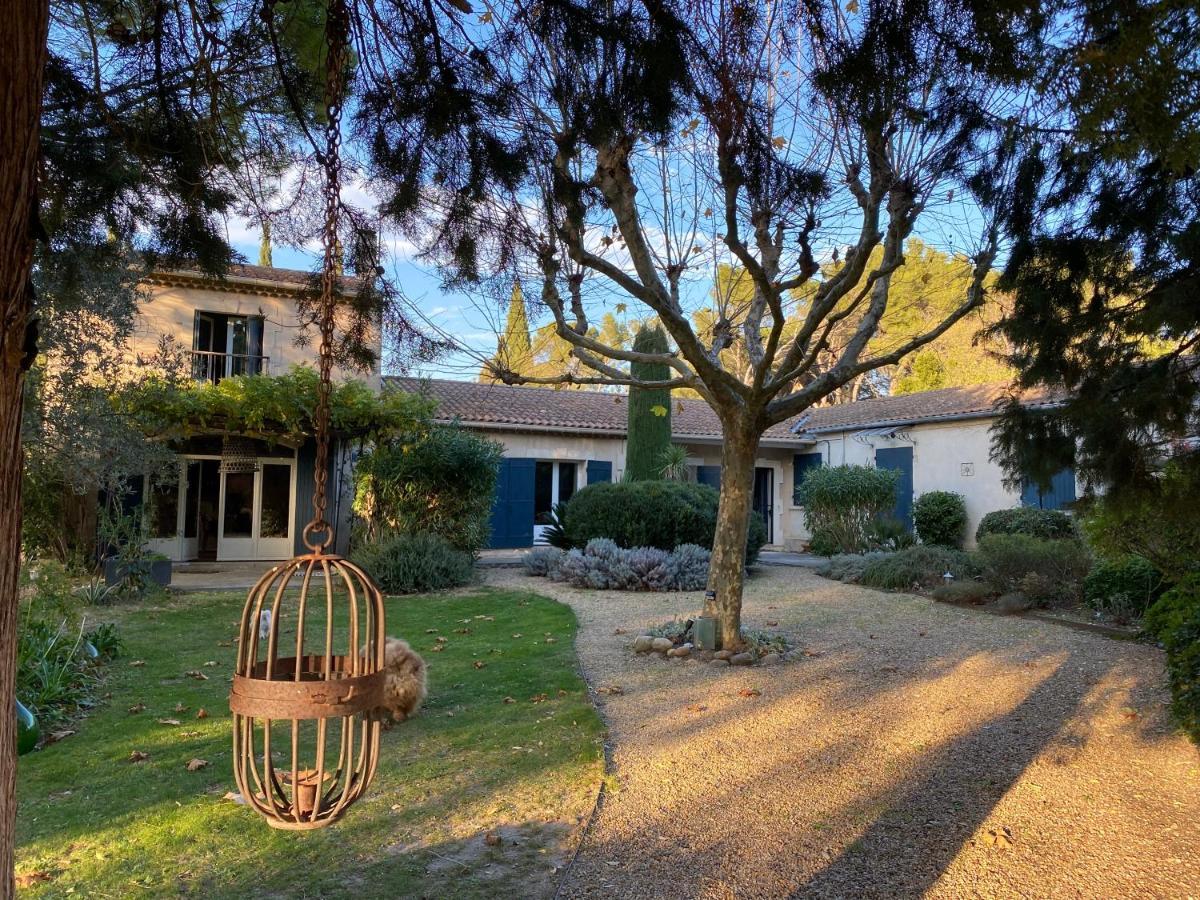 Mas La Pauline Gites De Charme & Roulotte Saint-Rémy-de-Provence Exterior photo