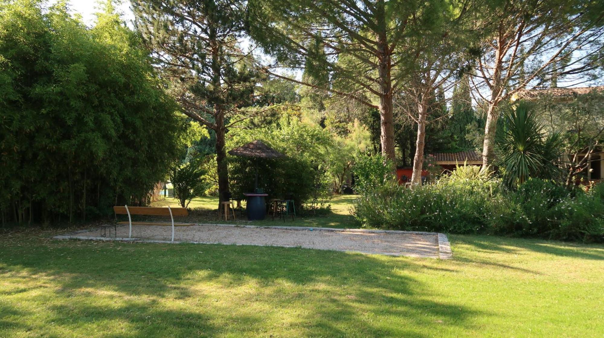 Mas La Pauline Gites De Charme & Roulotte Saint-Rémy-de-Provence Exterior photo